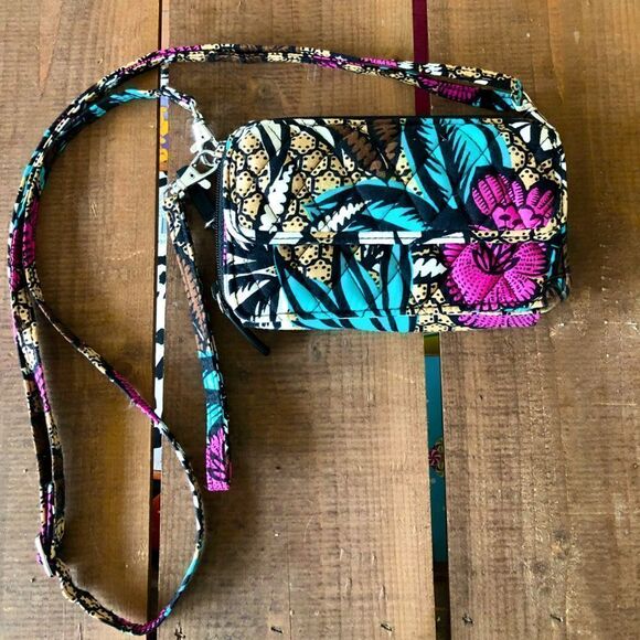 Vera Bradley quilted, floral wristlet/crossbody bag. - Picture 1 of 8